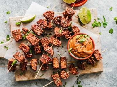 Tempeh on skewers 